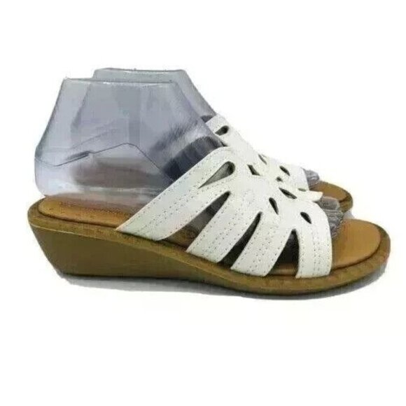 Cliffs by WHITE MOUNTAIN Shoes - Cliffs Womens Sandals Size 7.5 M White Wedge by White Mountain Zahara Heel Slide